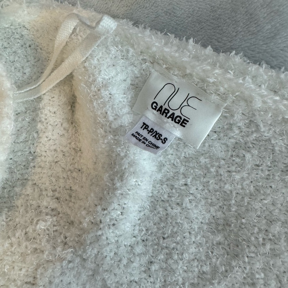 Cozy Robe size small - Picture 2 of 3